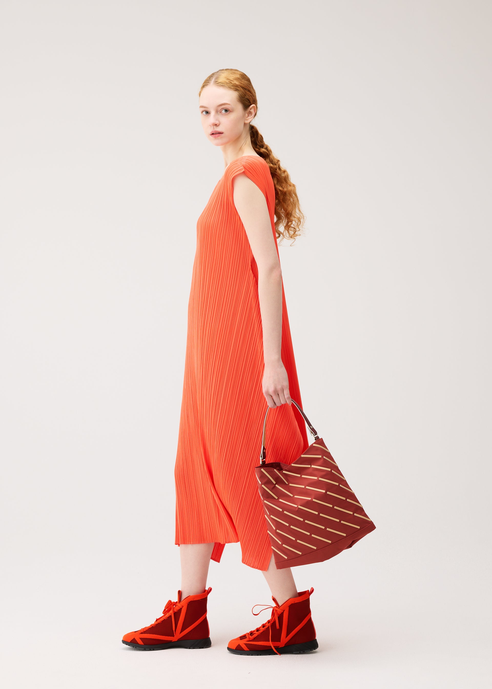 LINE BAG、バッグ&財布_ハンドバッグ、着用画像1