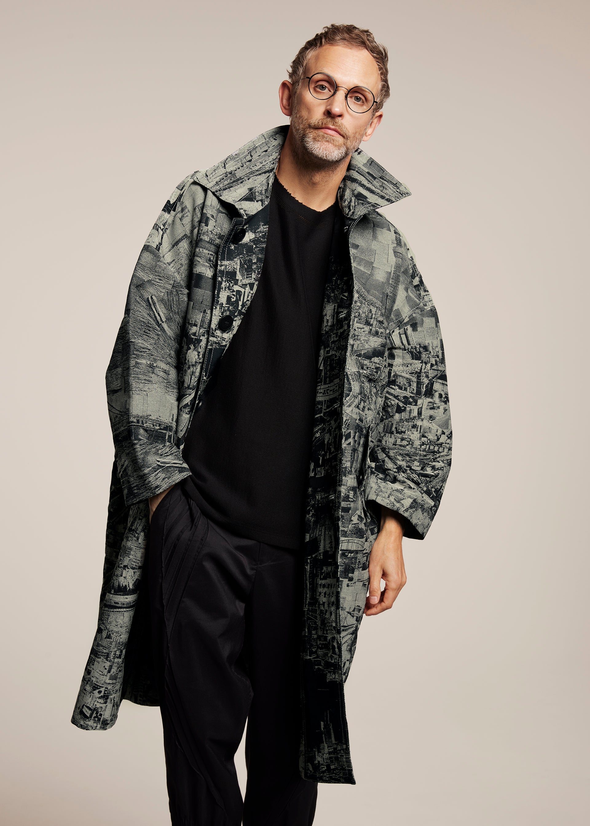 32ISSAY MIYAKE MEN コート　4