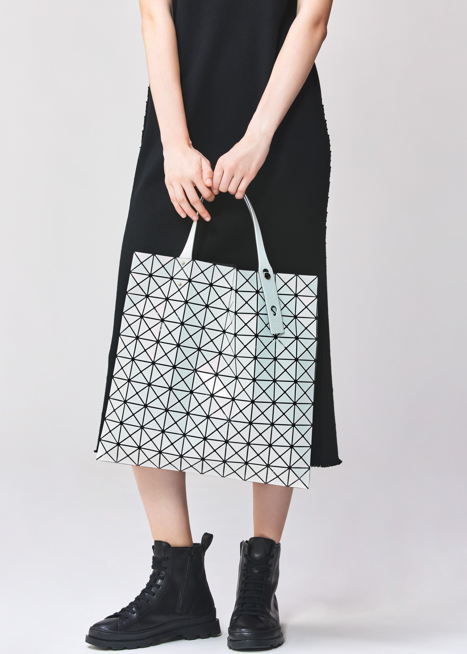 バッグ＆財布／トートバッグ – isseymiyake.com