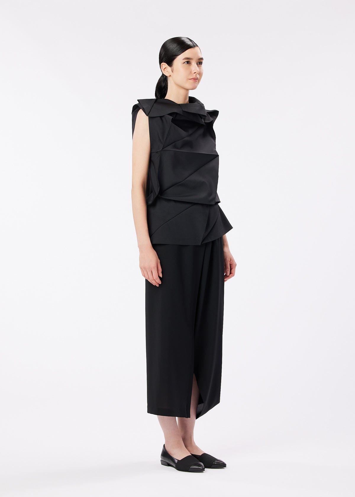 132 5. SOLID – isseymiyake.com