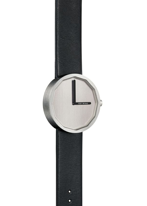 TWELVE Designed by Naoto Fukasawa – isseymiyake.com