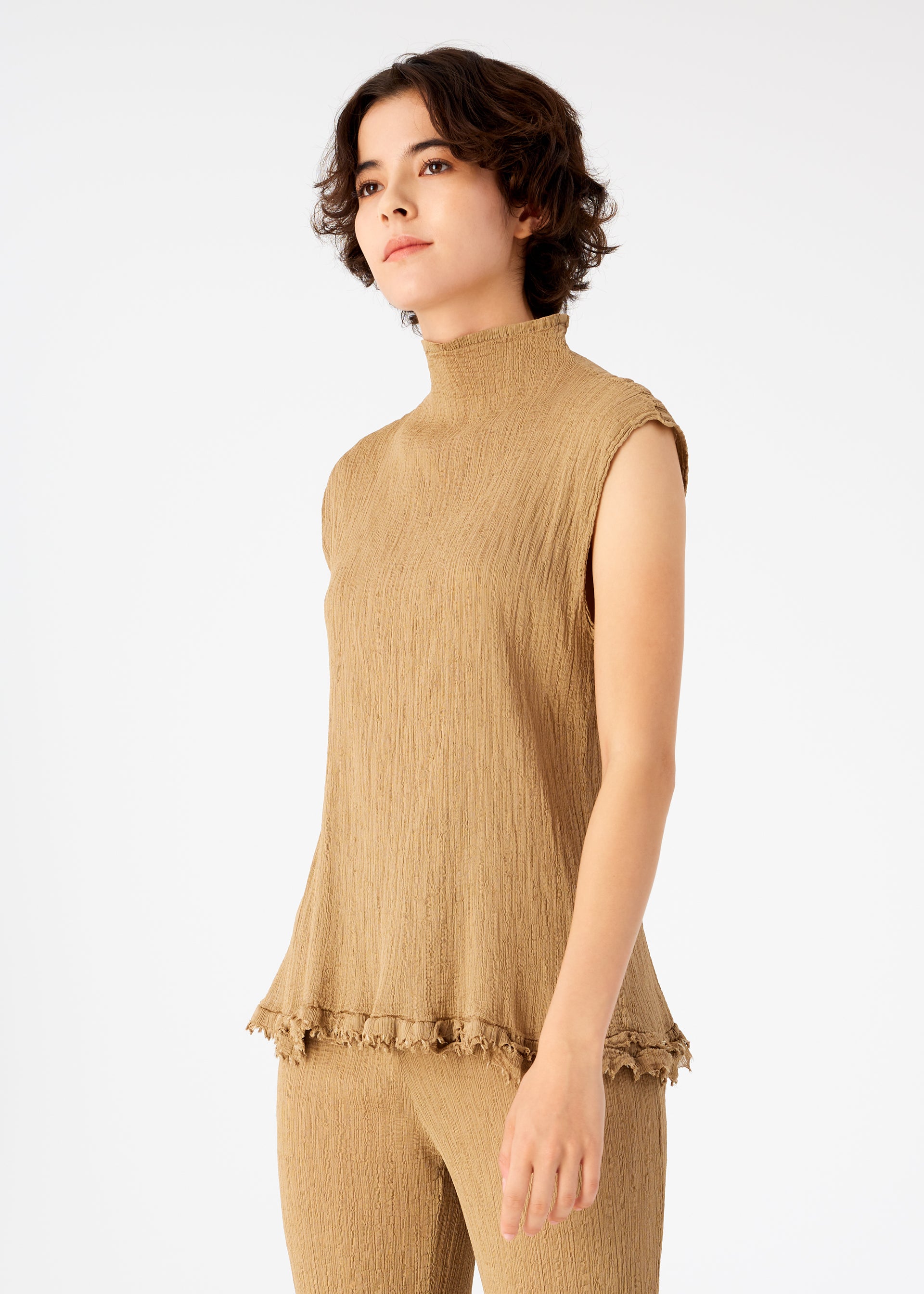 NOTCHED SEE-THROUGH CREPE