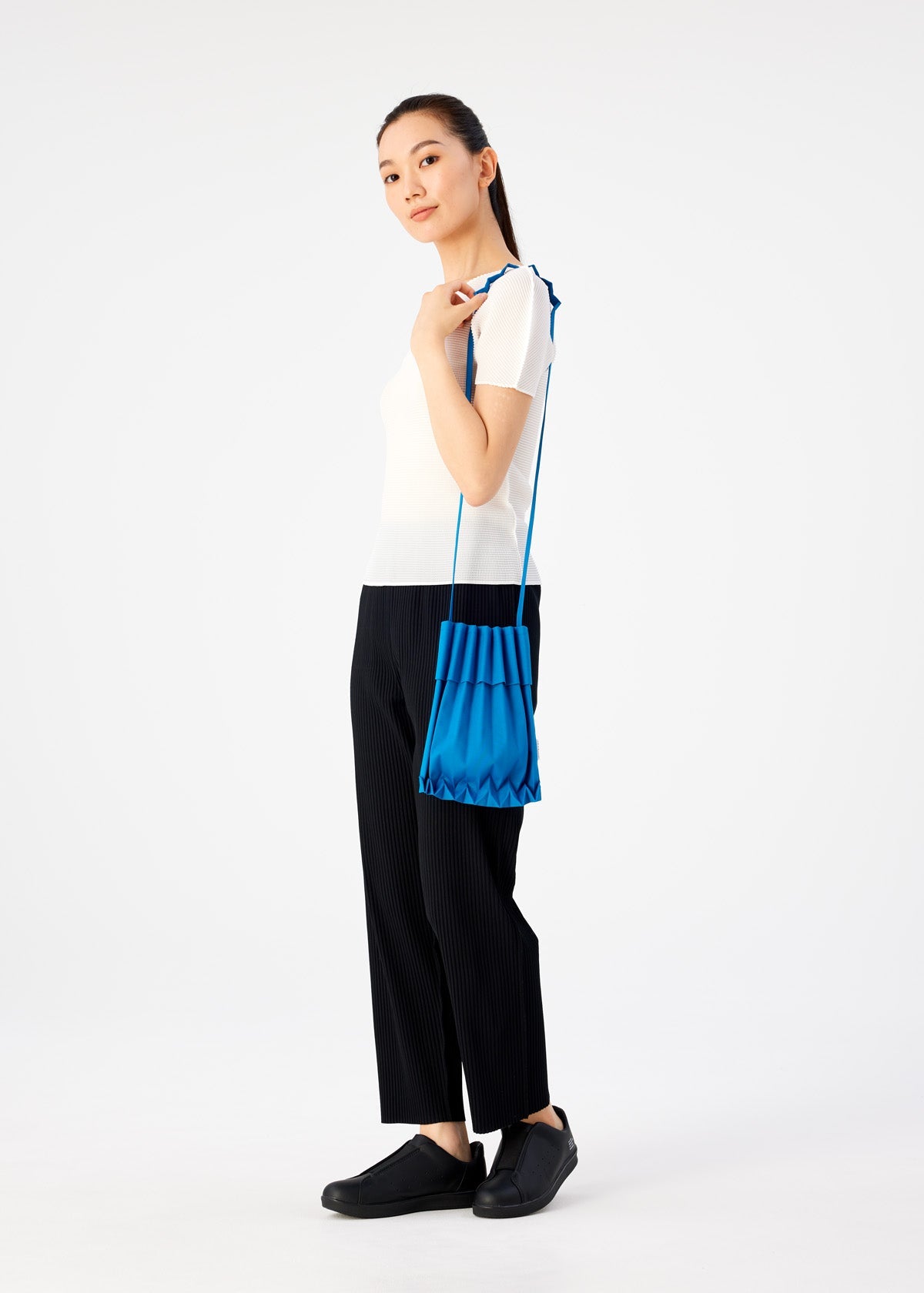 me ISSEY MIYAKE TRUNK PLEATS BAG 21