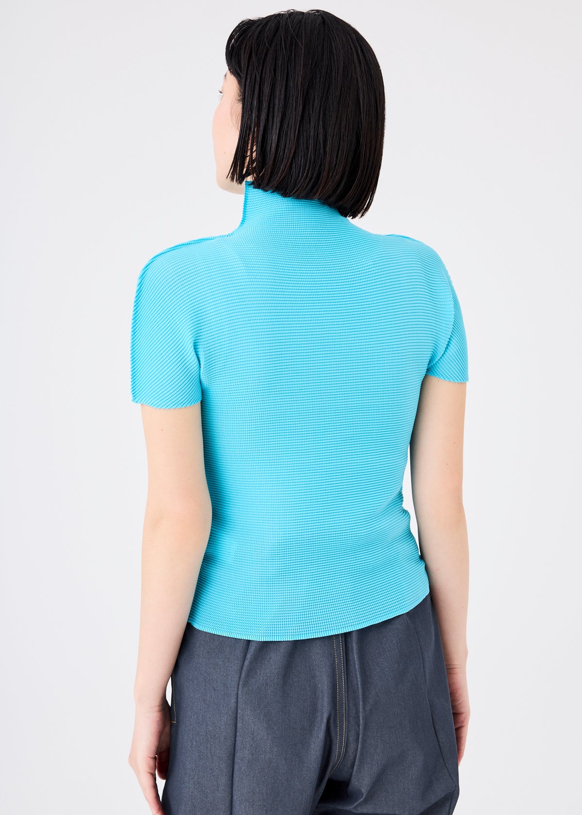 STRETCH PLEATS 1、ウィメンズ_トップス_トップ、着用画像2