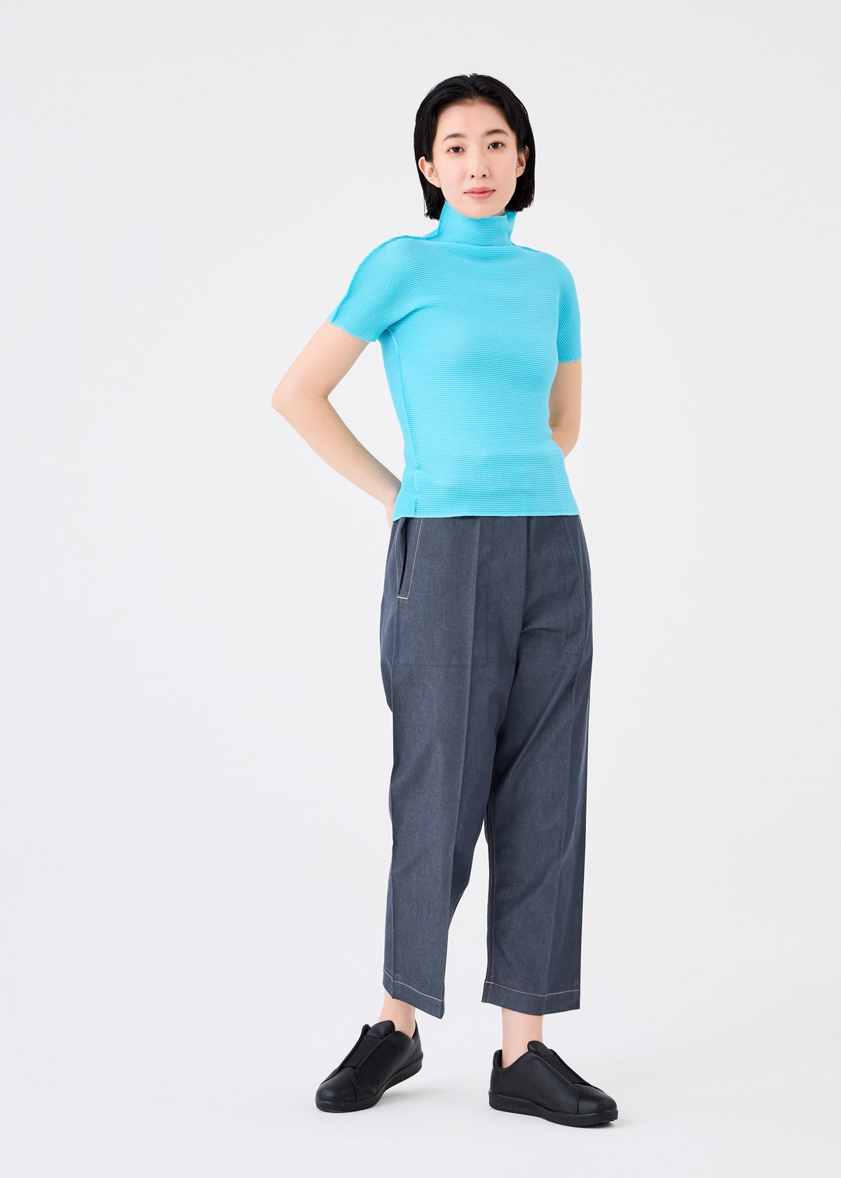 STRETCH PLEATS 1、ウィメンズ_トップス_トップ、着用画像3
