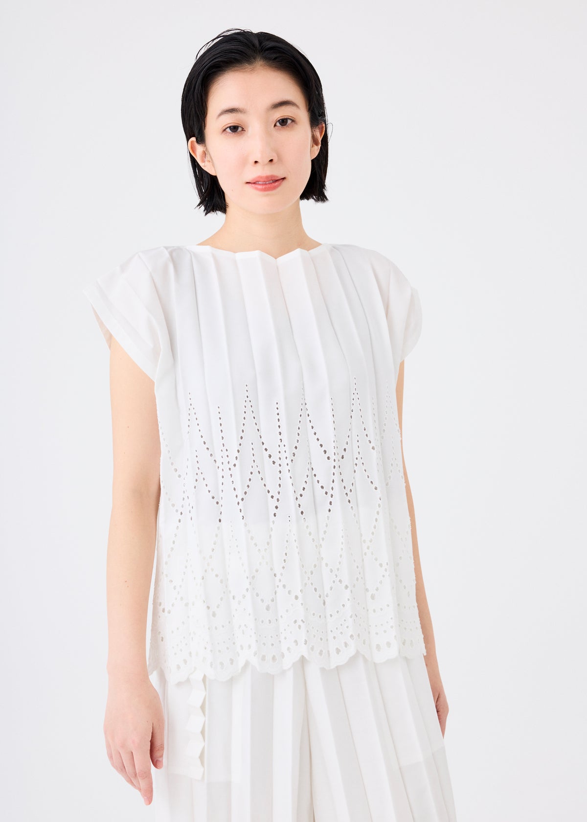 LACE PLEATS、ウィメンズ_トップス_トップ、着用画像1
