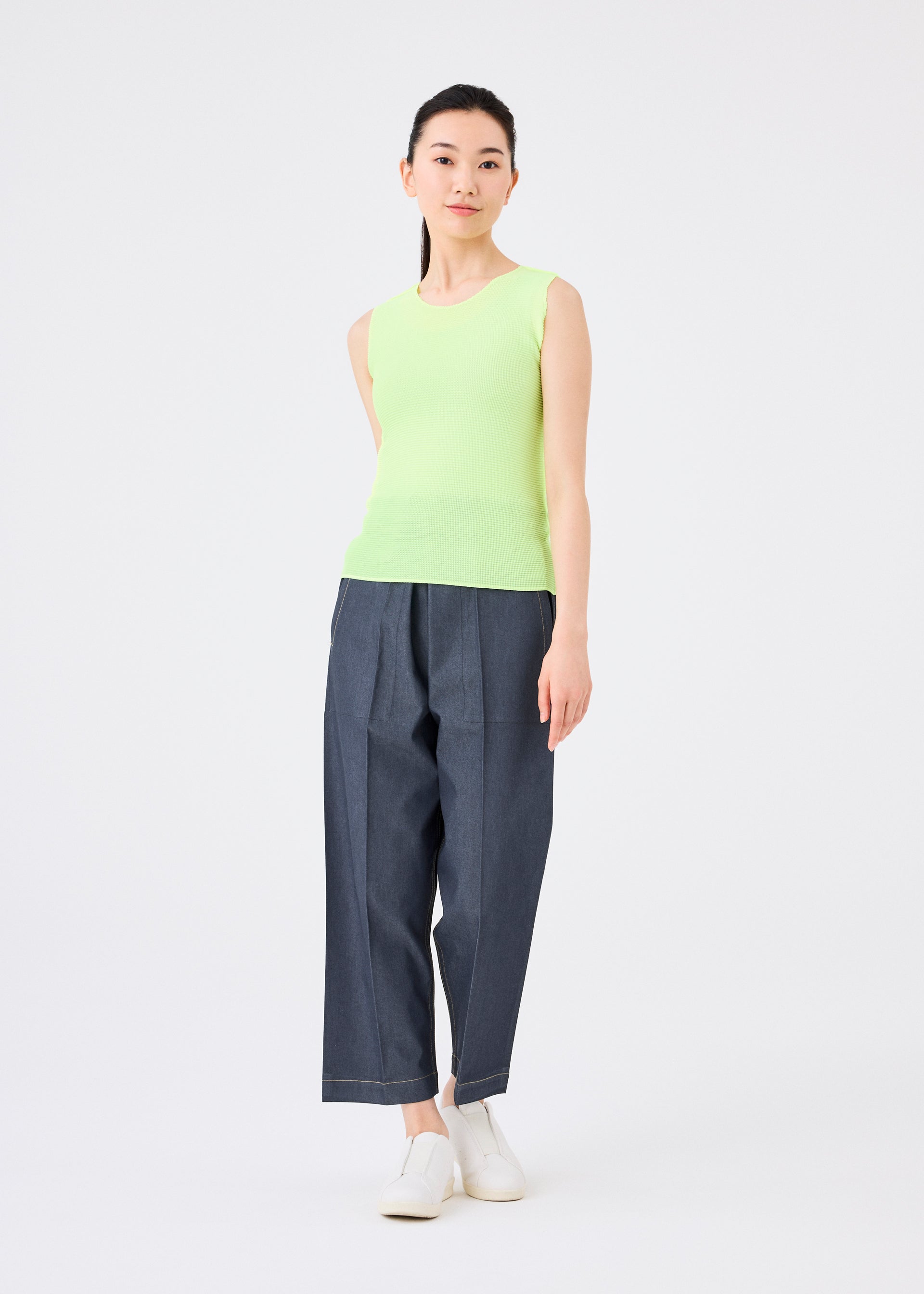 STRETCH PLEATS 1、ウィメンズ_トップス_トップ、着用画像3