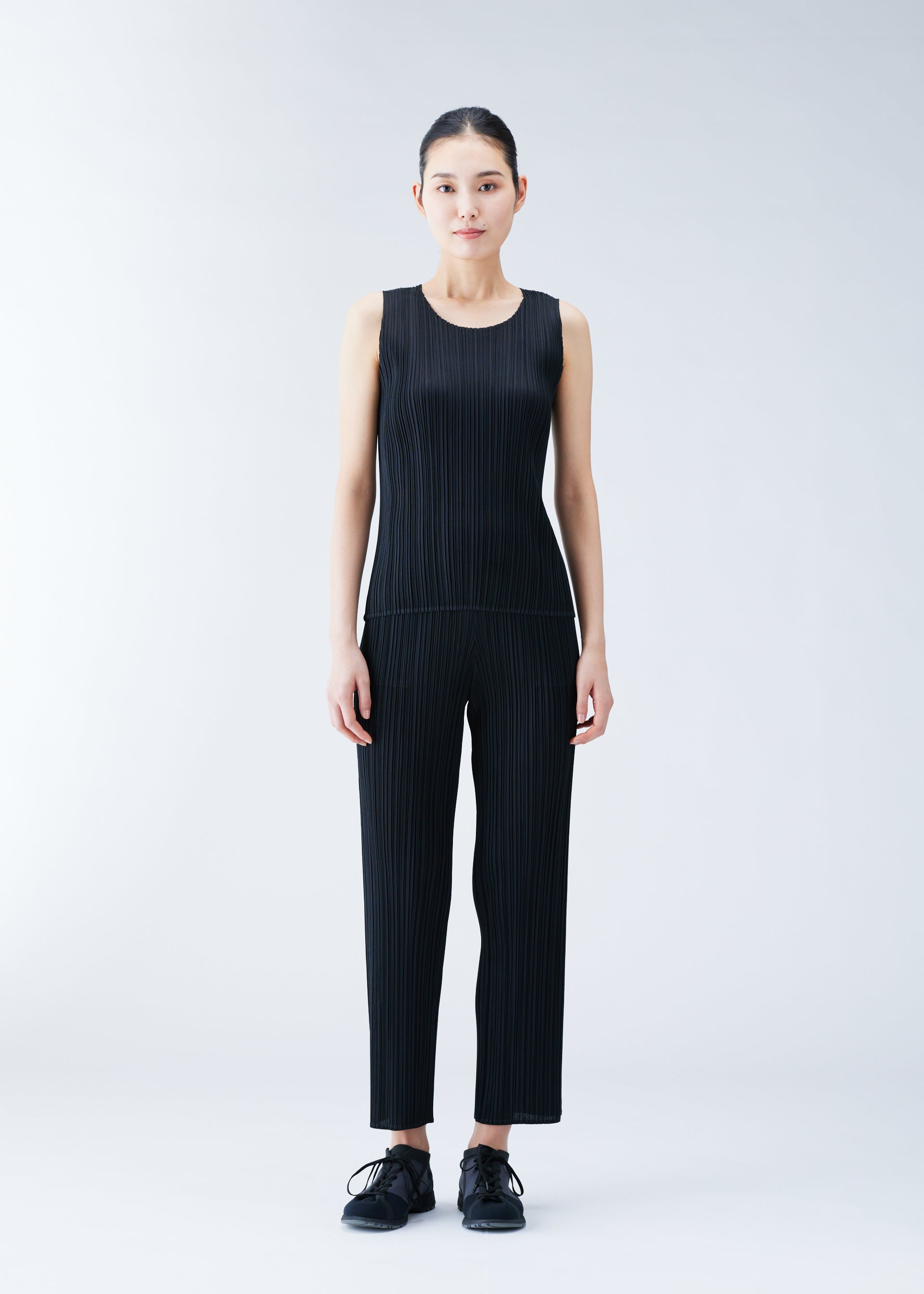 BASICS – isseymiyake.com