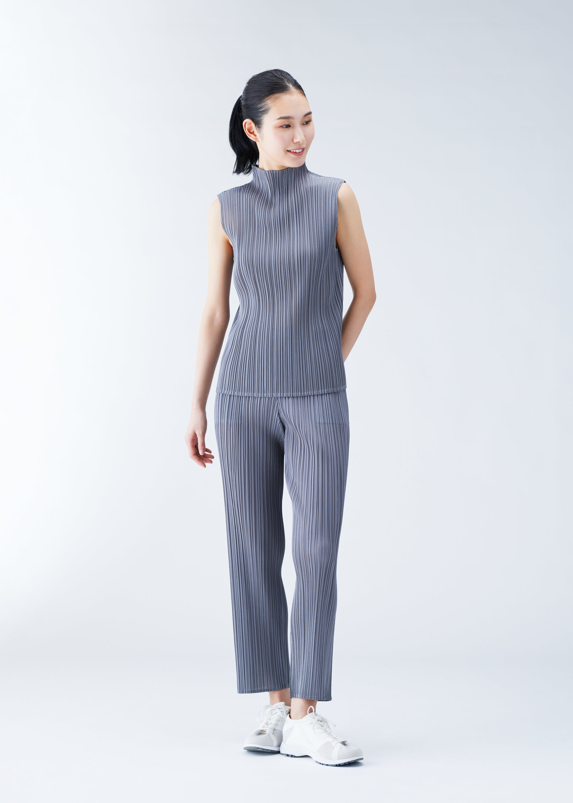 BASICS – isseymiyake.com