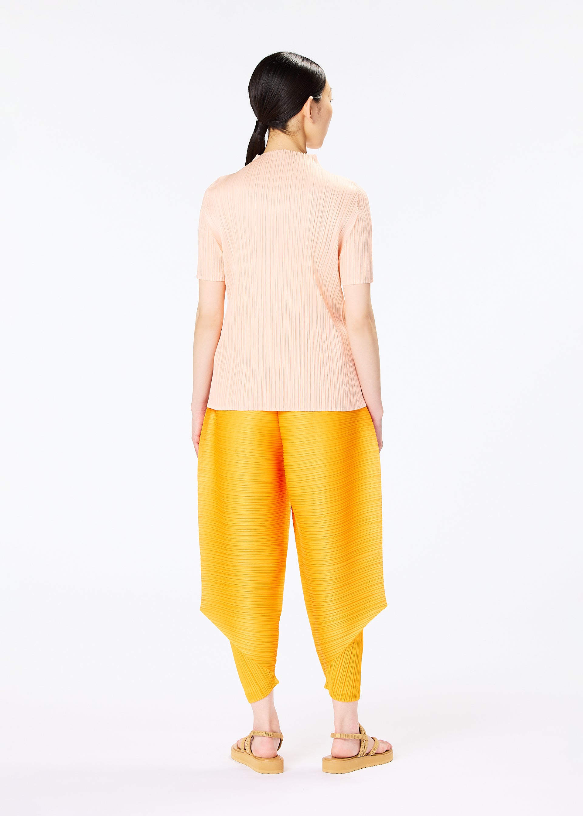 お気に入 ISSEY MIYAKE PLEATSPLEASE ビビッドグリーン