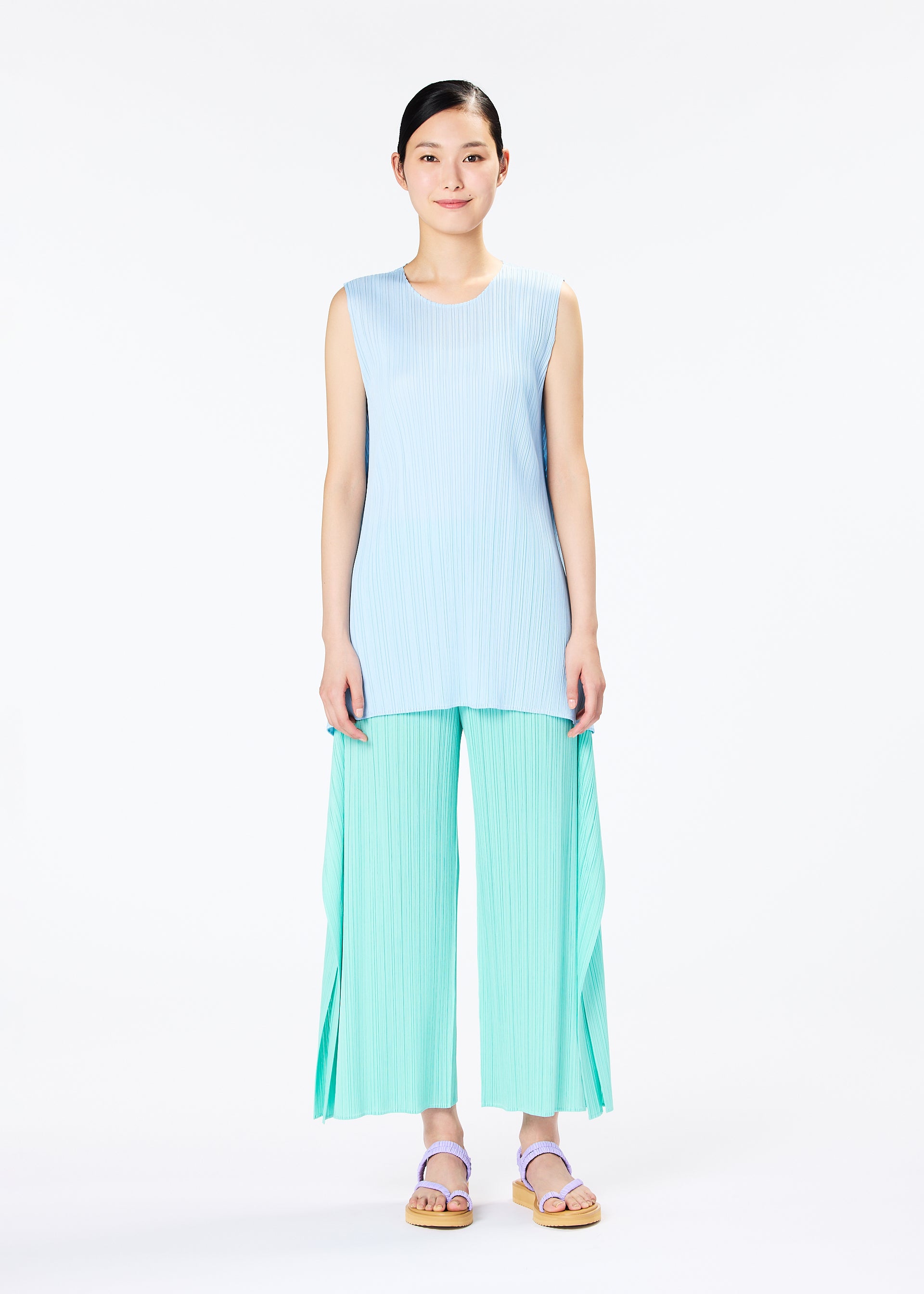MONTHLY COLORS : JUNE – isseymiyake.com